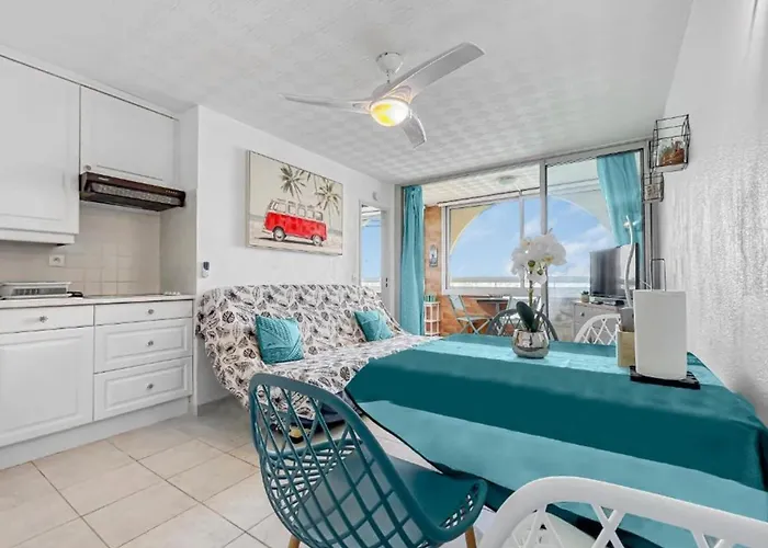 Magnificent 28 Square Meters Located In דירה