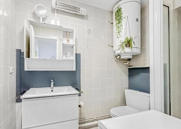 Magnificent 28 Square Meters Located In * לאוקאט