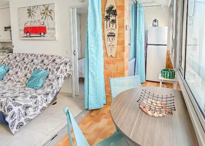 Magnificent 28 Square Meters Located In דירה *